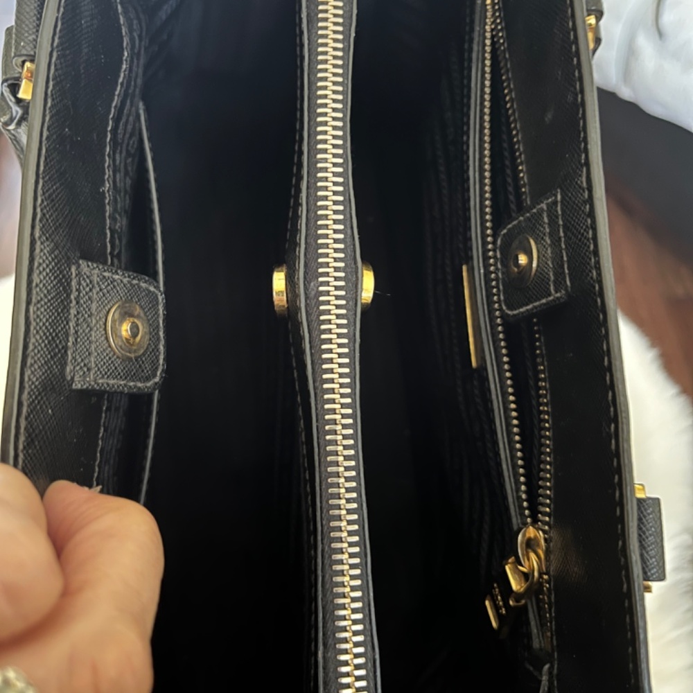 Genuine Prada Saffiano Galleria Tote - Picture 16 of 16